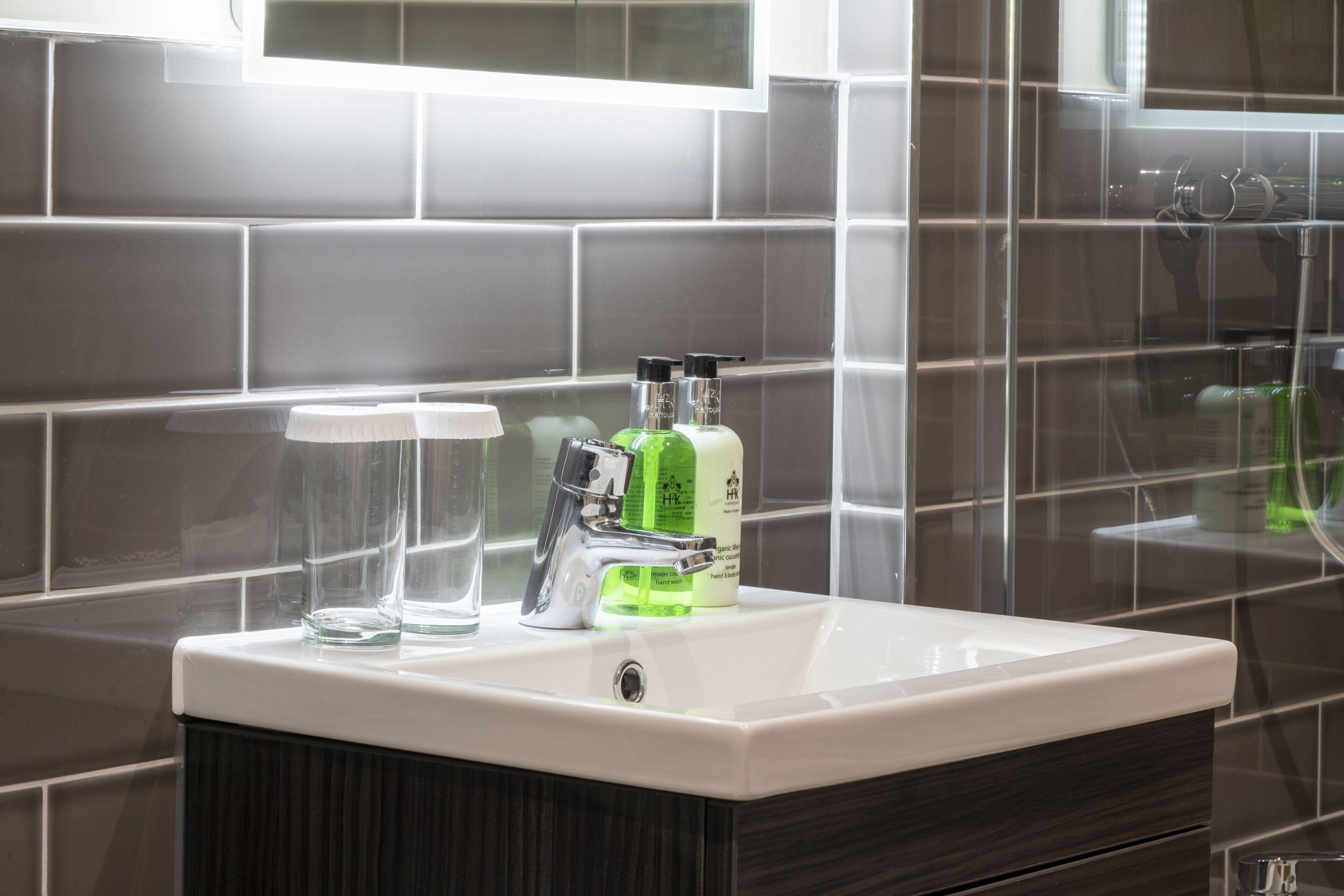 THE GEORGE HOTEL, AMESBURY, WILTSHIRE - THE COACHING INN GROUP